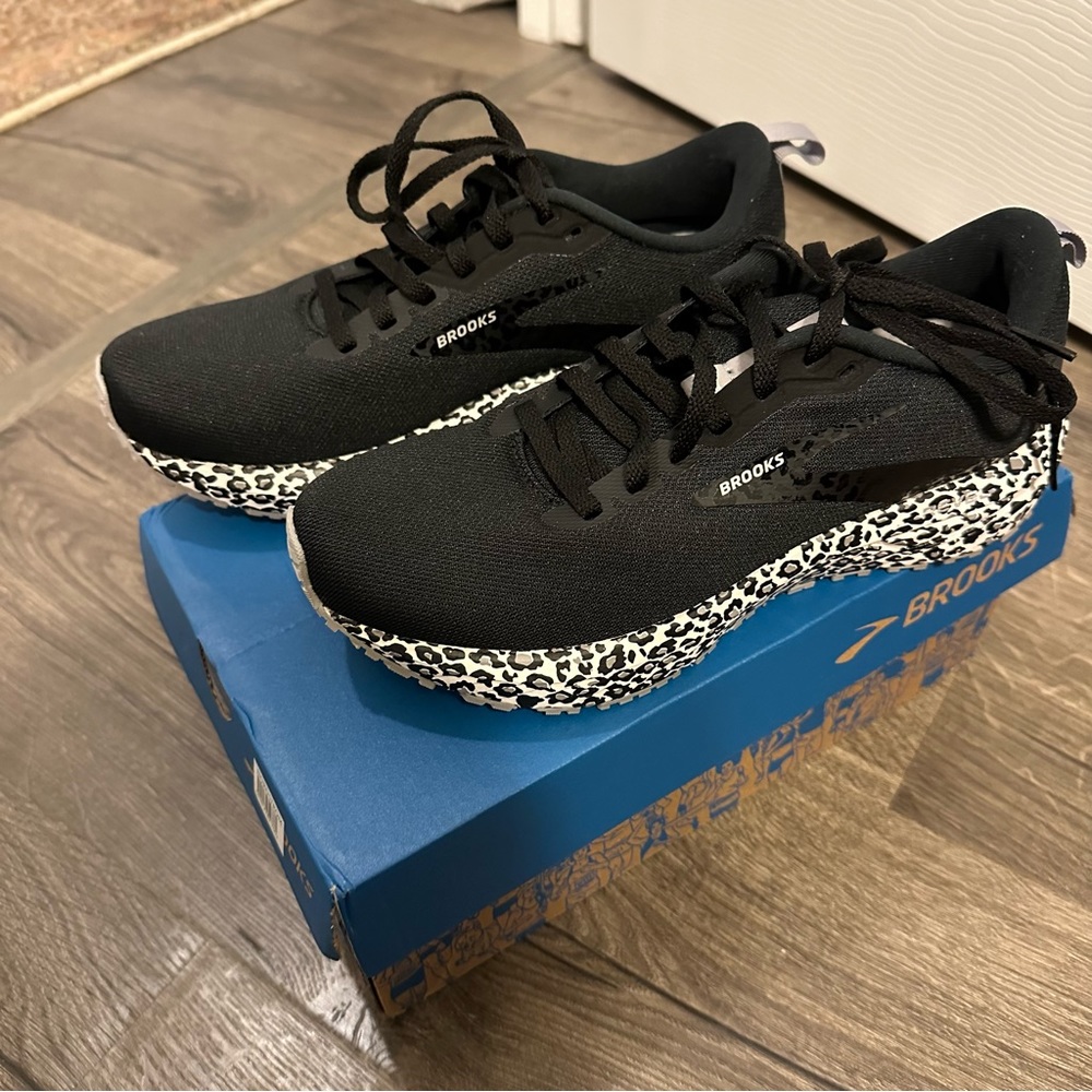 Brooks Revel 6 NWT in box Women’s size 7.5